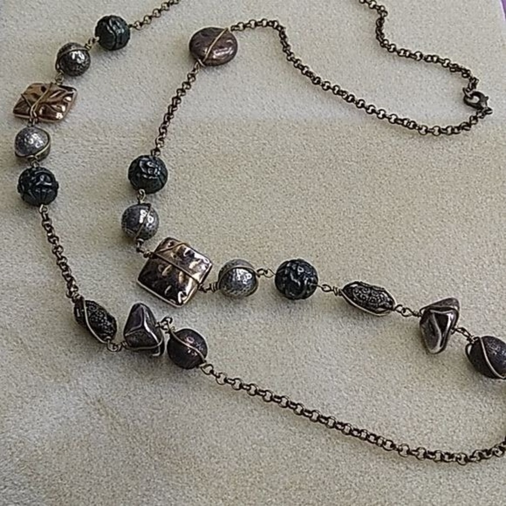 Wire-wrapped metal beaded necklace‎